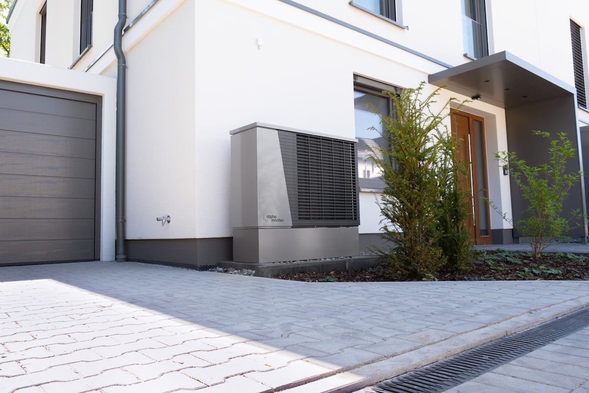 Wachten met je warmtepomp kost je dit jaar geld